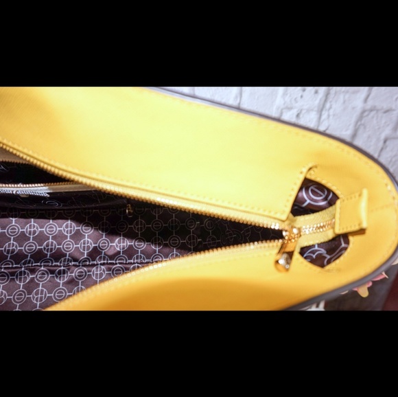 HENRI BENDEL WEST 57th EAST/WEST CHARM TOTE - Picture 4 of 4